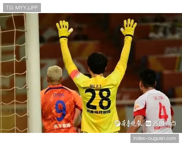 山东泰山与青岛海牛热身赛发生口角，双方球员一度对峙被及时拉开